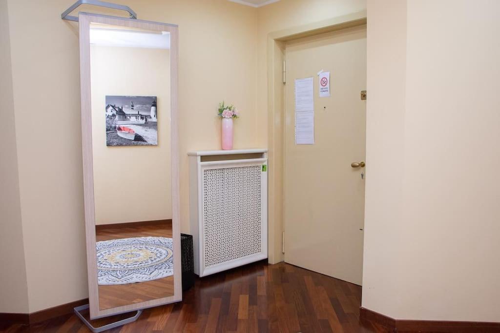 Appartamento Grazioso Con Parcheggio Privato Пиаченца Екстериор снимка